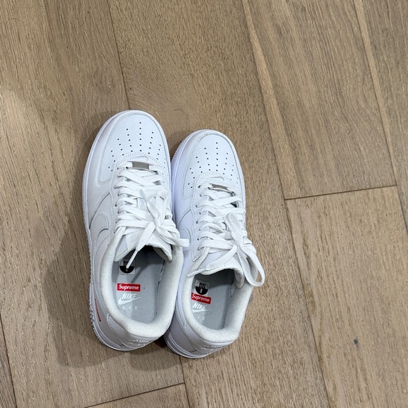 Supreme Air Force 1 - Picture 2 of 3